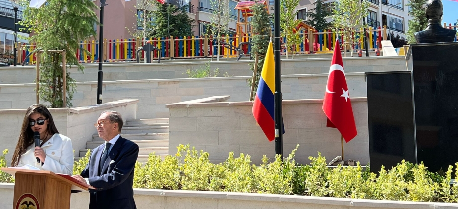 Embajador de Colombia en Türkiye con motivo del 214 aniversario de Independencia de Colombia