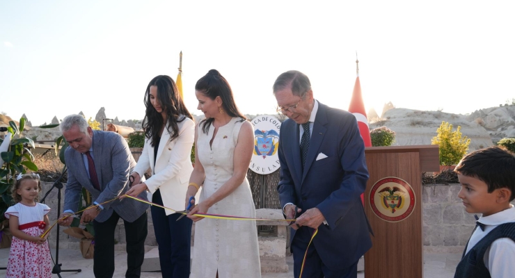 Actos conmemorativos en Türkiye con ocasión del 214 aniversario de la Independencia Nacional de Colombia