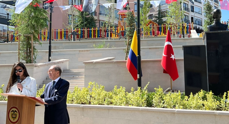 Embajador de Colombia en Türkiye con motivo del 214 aniversario de Independencia de Colombia
