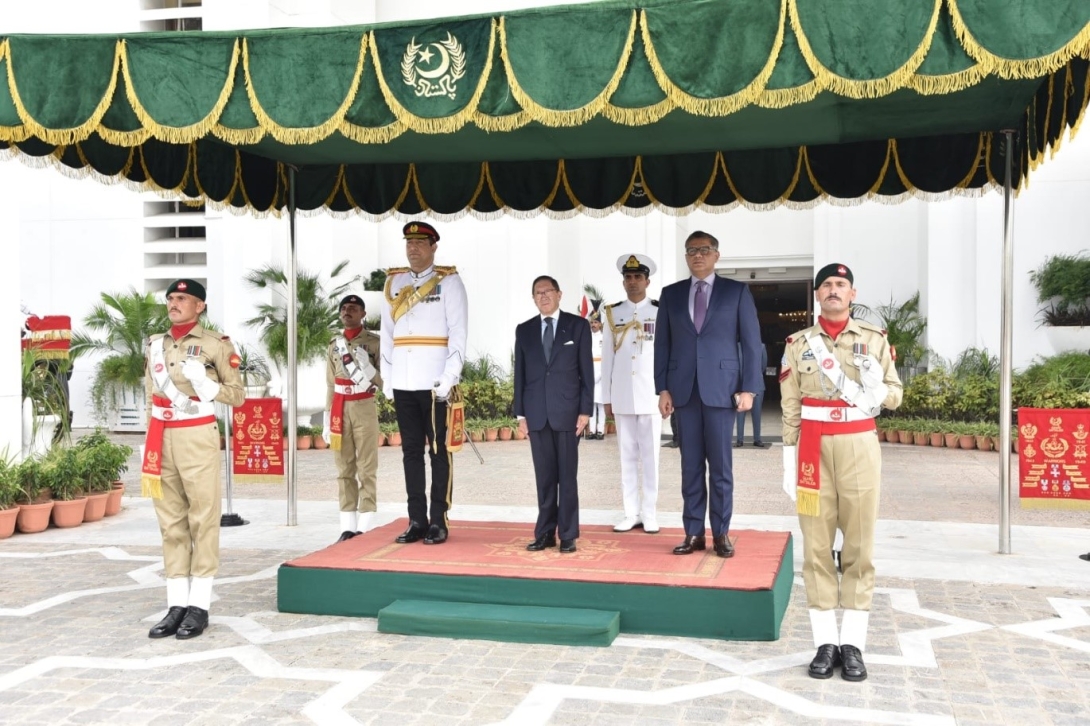 Fotografías alusivas a la ceremonia la cual contempló la interpretación de los Himnos nacionales y Revista al destacamento de la Guardia Presidencial.