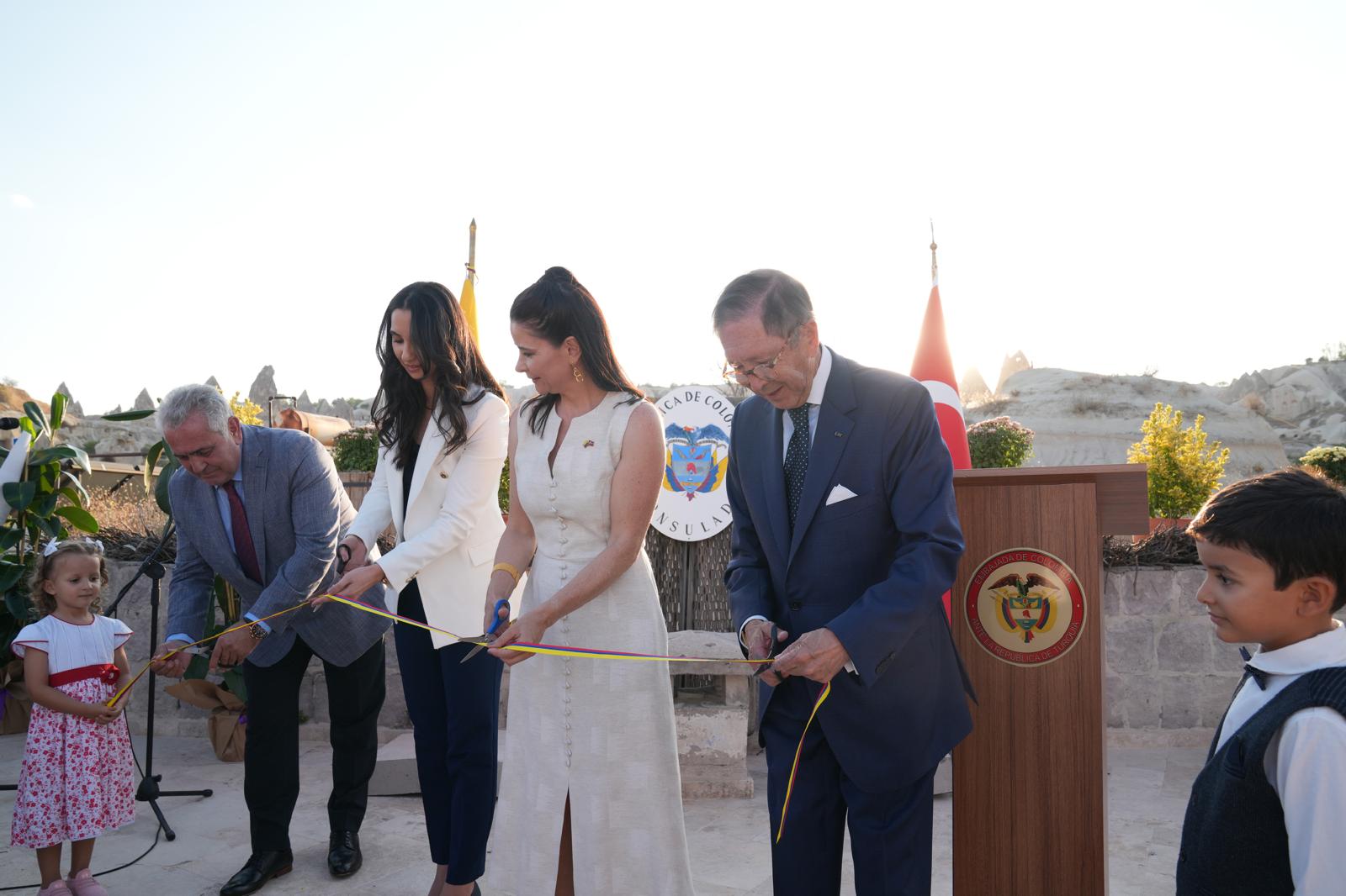 Actos conmemorativos en Türkiye con ocasión del 214 aniversario de la Independencia Nacional de Colombia