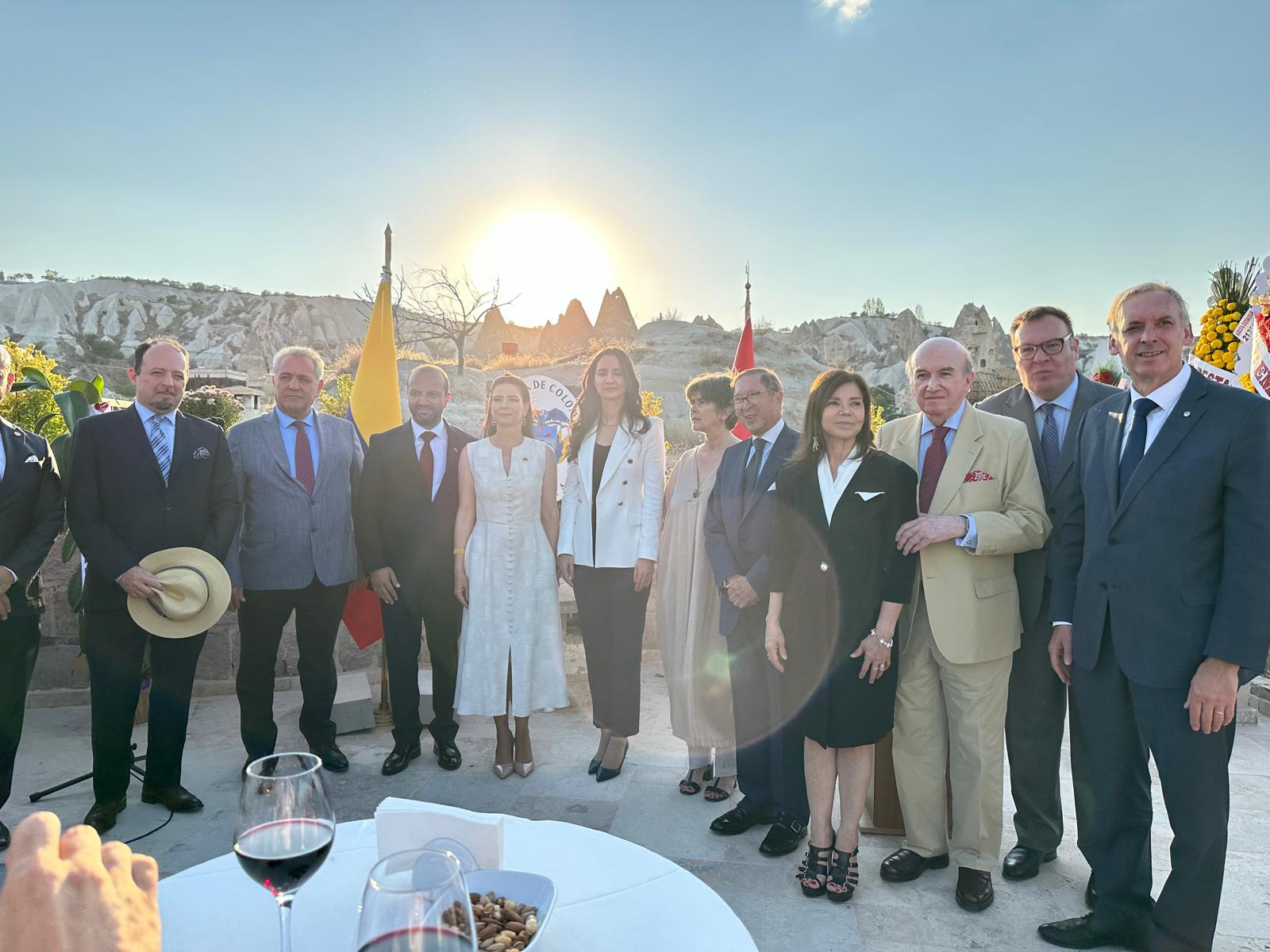 Actos conmemorativos en Türkiye con ocasión del 214 aniversario de la Independencia Nacional de Colombia