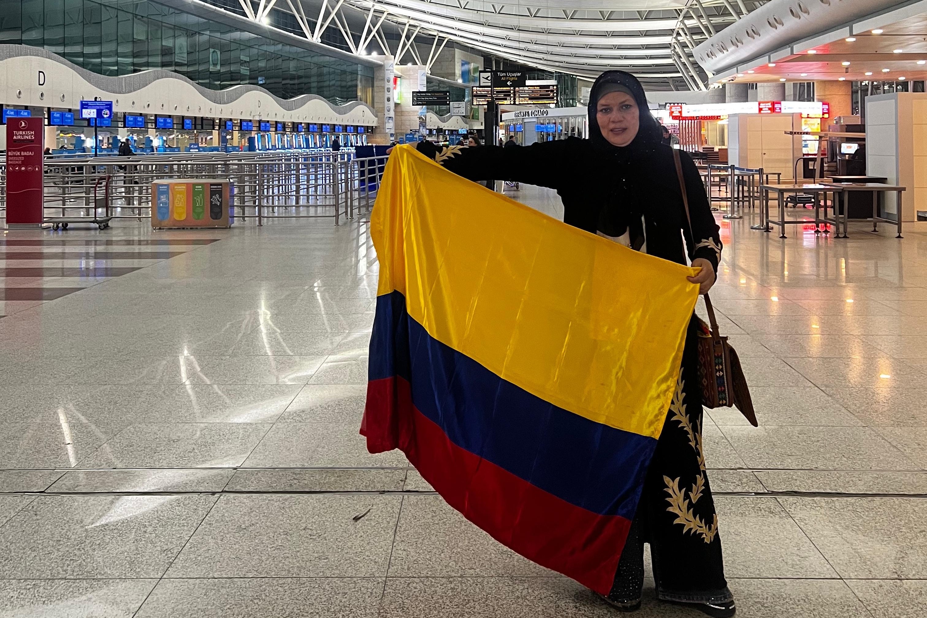 Colombiana y su familia salen de Irán con ayuda de la Embajada en Turquia