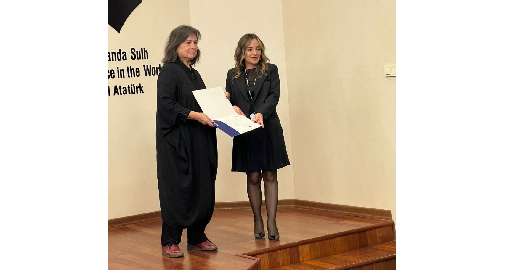 Ciclo de conferencias de la escritora y periodista Laura Restrepo en Estambul y Ankara, y ceremonia de clausura del curso de español para Diplomáticos del Ministerio de Relaciones Exteriores y servidores públicos de Turquía